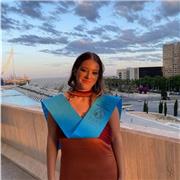 Graduada en Magisterio, interesada en el desarrollo de los pequeñ@s y con muchas ganas de aprender de ellos y con ellos.